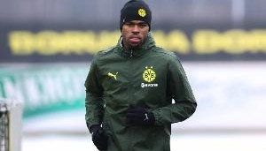 记者：楚克乌梅卡已经完成体检，将与多特签约至2030年